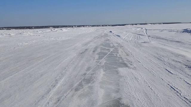 Март 2021 год, река Лена подо льдом, 15 км от города Якутска смотреть онлайн