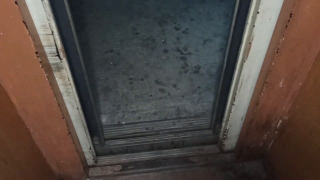 (Переснято) Лифт МЛЗ, г/п 400 кг, V=0,65 м/с (ул. Портовая, 4а, подъезд 3, г. Запорожье) смотреть онлайн