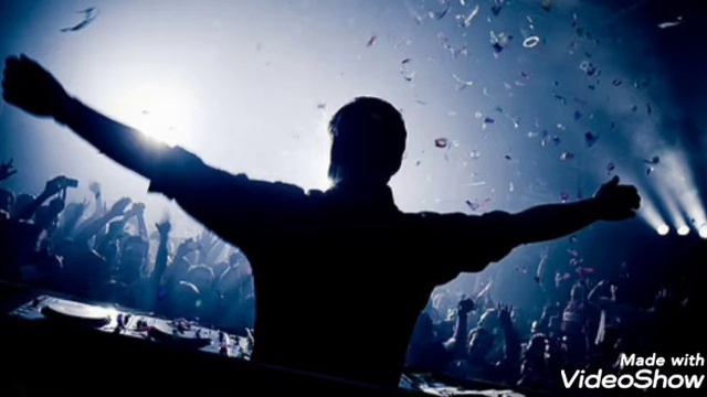 КРУТАЯ МЕЛОДИЯ [КАЧАЕТ]