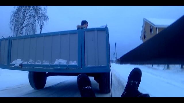Зимний выезд на дизельном мотоблоке! Новогодние покатушки | Варяг #5 смотреть онлайн