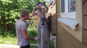 Вкручивание винтовой сваи шуруповертом