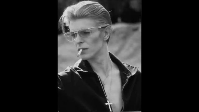 David Bowie - Helden смотреть онлайн
