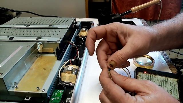 Ремонт телевизора ELENBERG LVD-1902 не включается. смотреть онлайн