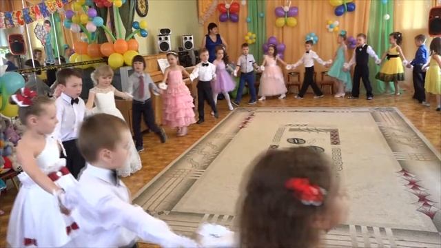 Ромашковое поле зацвело танец Выпускной бал детский сад 2 группа Гномики Выпускники 2017 смотреть онлайн