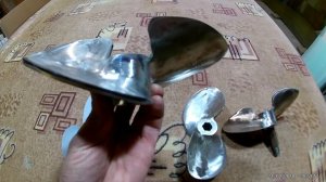 Винт для лодочного мотора болотохода.