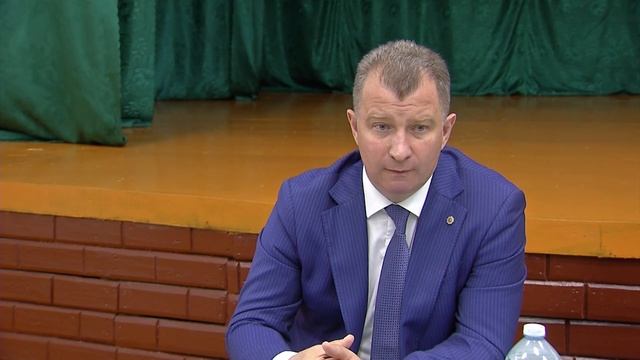 Жители поселка Красноярка встретились с главой Серовского городского округа Василием Сизиковым смотреть онлайн