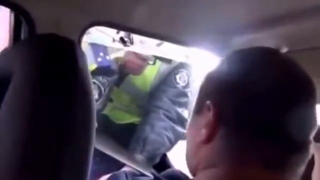 Беспредел ПОЛИЦИИ на дорогах России! The lawlessness of the POLICE on the roa смотреть онлайн