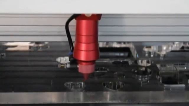 Лазерный станок HS-B1325 для резки акрила и дерева смотреть онлайн