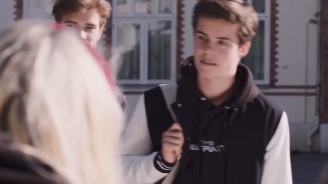 Skam |Chris & Eva | Ну давай кружись в танце смотреть онлайн