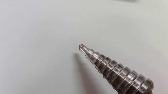 Коническое, конусное, ступенчатое сверло. Обзор. Недостаток. Достоинства.