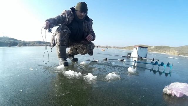 Рыбалка Самодельная Электронная Зимняя Удочка При Ловле Окуня KarakayS Chanal смотреть онлайн