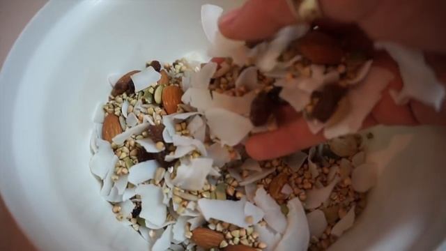 How To: Buckwheat Granola! Favourite Homemade Gluten Free Granola Recipe смотреть онлайн