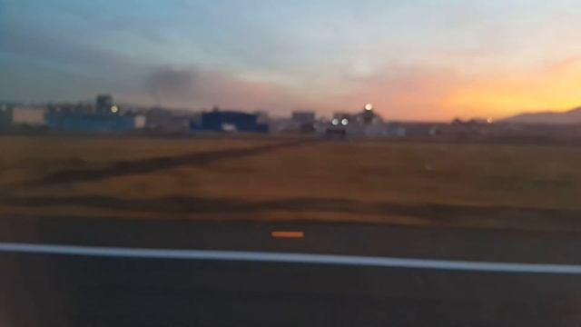 Посадка аэропорт Улан-Батор Монголия 15.10.2016. UTAIR VP-BAI. Landing Ulaanbaatar 15.10.2016 6:55 смотреть онлайн