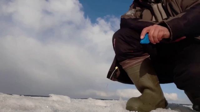 Хочу уже на лед!!! Зимняя рыбалка в Свердловской области на озере Шарташ!!! смотреть онлайн