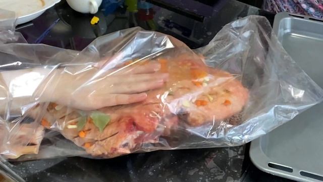 Приготовление бараньей ноги ? Когда в гости едет 100-килограммовый брат? смотреть онлайн