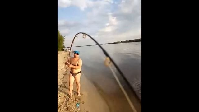 УЛОВ Днепор Осокорки . Сенец чехоня устира. смотреть онлайн