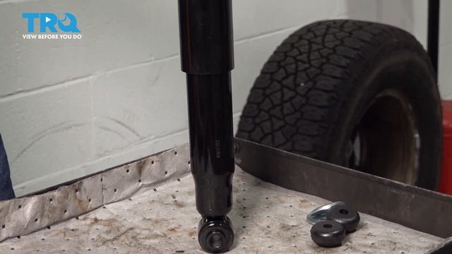 How to Replace Front Shock Absorber 1997-2003 Ford F-150 смотреть онлайн