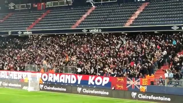 Quand les supporters de Caen reprennent le titre " La terre est ronde" du rappeur Orelsan смотреть онлайн
