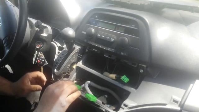 2007 Honda Odyssey $25 Aux Adapter Installation смотреть онлайн