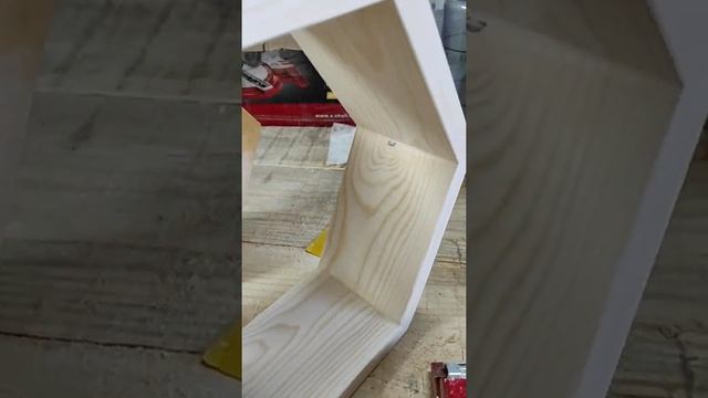 Полки соты со мхом смотреть онлайн