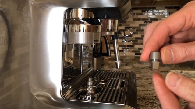 Breville Oracle Touch Maintenance - Tamping Issues - Wavy Tamp смотреть онлайн