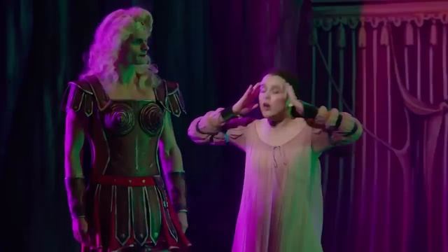 Show Clips - HEAD OVER HEELS смотреть онлайн