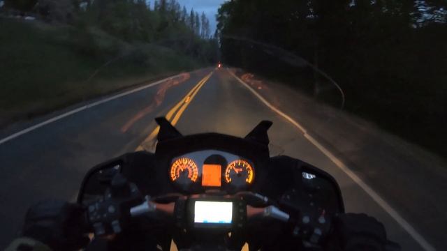 BMW R1200RT R1200GSA Evening Ride & Near DEER Strike