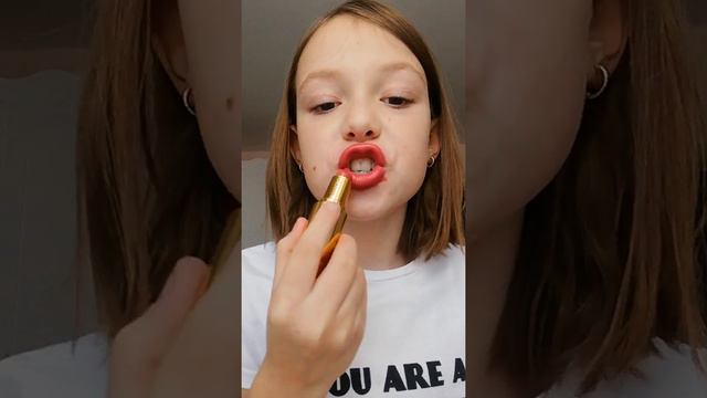 проверяю старые помады 💄