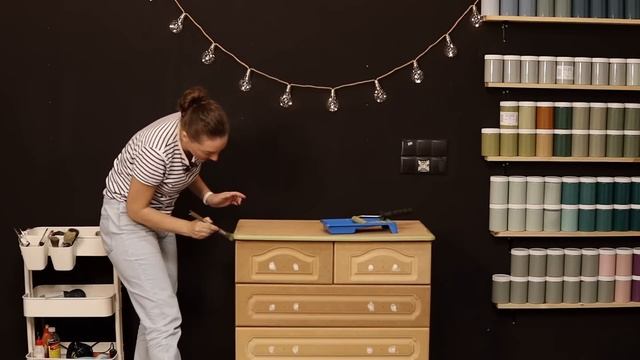 Как перекрасить любую мебель DIY красим комод красками для мебели Alice Gold