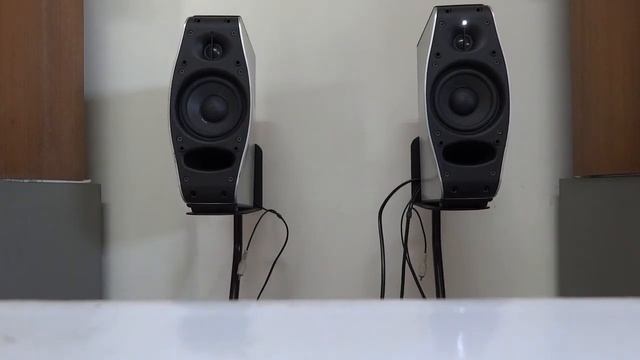 FOCAL XS BOOK смотреть онлайн