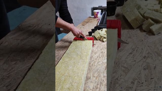 Гидропоника с нуля! Нарезка субстрата минераловатной маты на пробки для сеянцев с помощью матрицы! смотреть онлайн