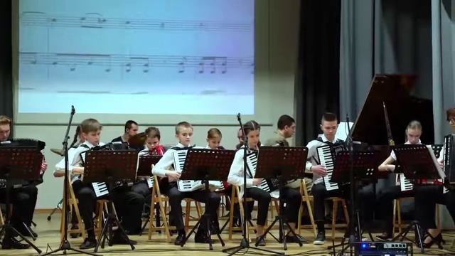 Ансамбль аккордеонистов Счастливый случай - Е.Дербенко В ритме времени смотреть онлайн