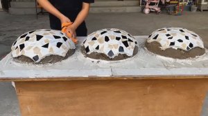 Трёх-этажное садовое кашпо из цемента и керамической плитки