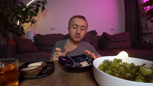 Мукбанг. Так завтракать нельзя.