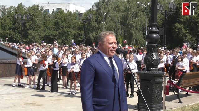 В Уфе наконец заработал Фонтан-часы смотреть онлайн