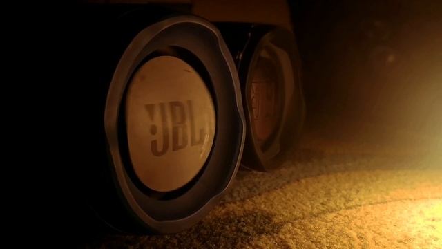 JBL CHARGE 3 TL VS JBL CHARGE 4 GG 90-100%vol By @jbltm_ смотреть онлайн