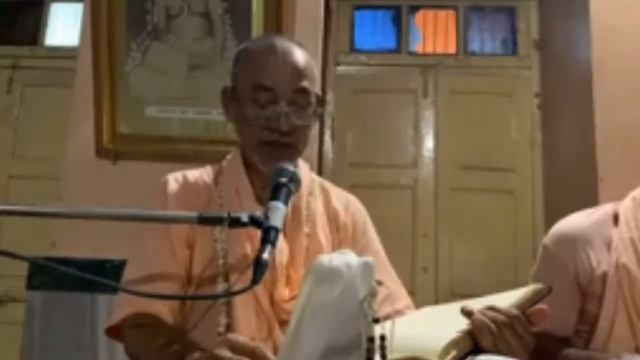 Мадхурья-Кадамбини. Мангалачарана/ БВ Мадхава Махарадж (09.06.2020 г, Матхура) смотреть онлайн
