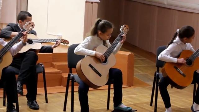 "АССОРТИ". Младшая группа. Гитара смотреть онлайн