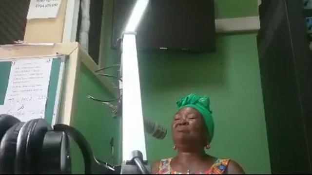 Annet Nandujja Anyonyodde Lweyakola Obwa Housegirl смотреть онлайн