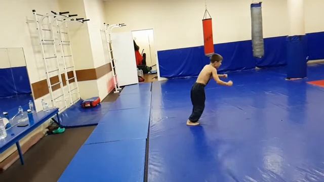 Сальто назад Пётр смотреть онлайн