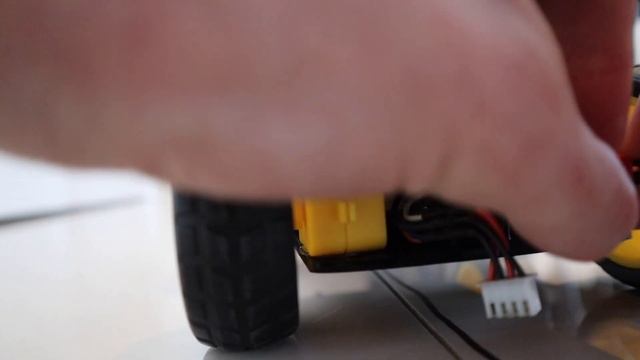 Adding AI Vision To A Robot Car Using A Huskylens - Line & Object Tracking смотреть онлайн