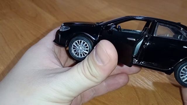 Игрушечная моделька Toyota Camry.mp4 смотреть онлайн