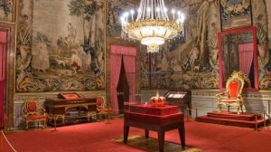 Албанский гитарист Петрит Чеку Адажио Аранхуэсский концерт  Королевский дворец в Аранхуэсе