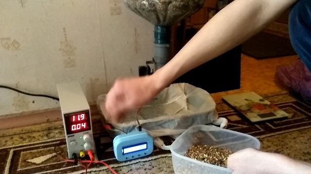 Автоматическая кормушка курам смотреть онлайн