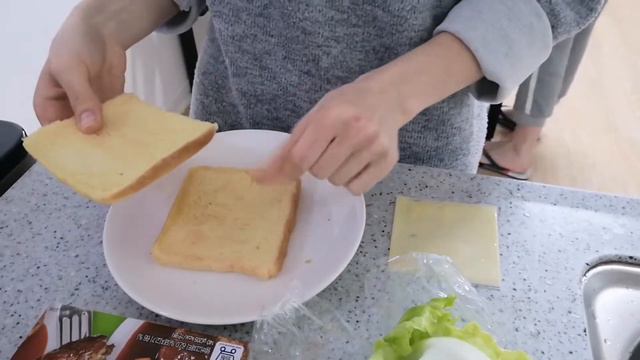 Что поесть, когда нет времени на нормальную готовку🥪 смотреть онлайн