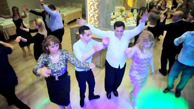 Обручение Адо и Мари (2) 30.04.2016 смотреть онлайн