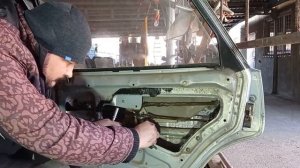 Как снять стекло задней двери ваз 2114 #RAZNOBOY #ВАЗ2114 #какснять