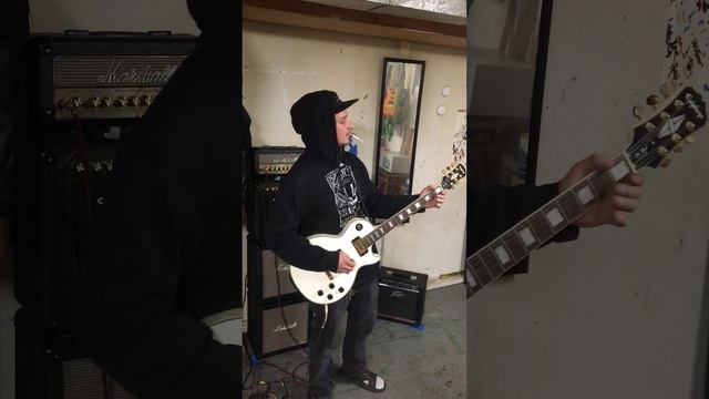 Guitar practice session 21, Les Paul custom alpine white with gold. solo covers. sharing is caring смотреть онлайн