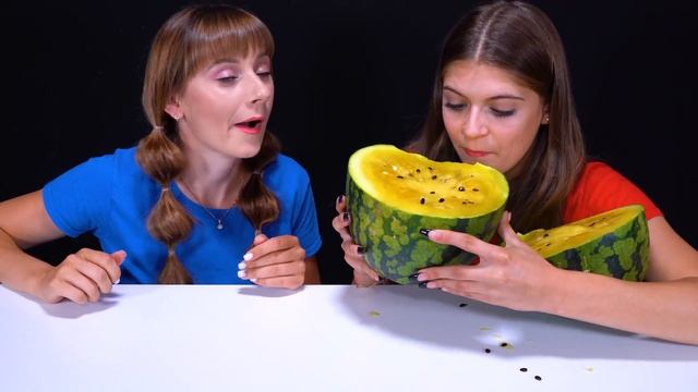 ASMR Bubble Gum VS Real Food Challenge By LiLiBu смотреть онлайн