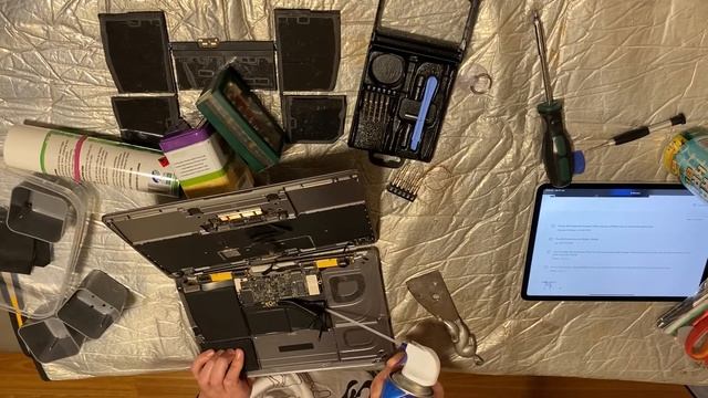 Retina MacBook 12” 2015 Battery Replacement смотреть онлайн